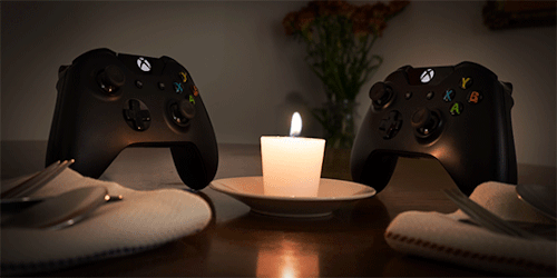 xbox-one-system-wars-gif-animation-candelight-controllers-love-is-in-the-air[1]